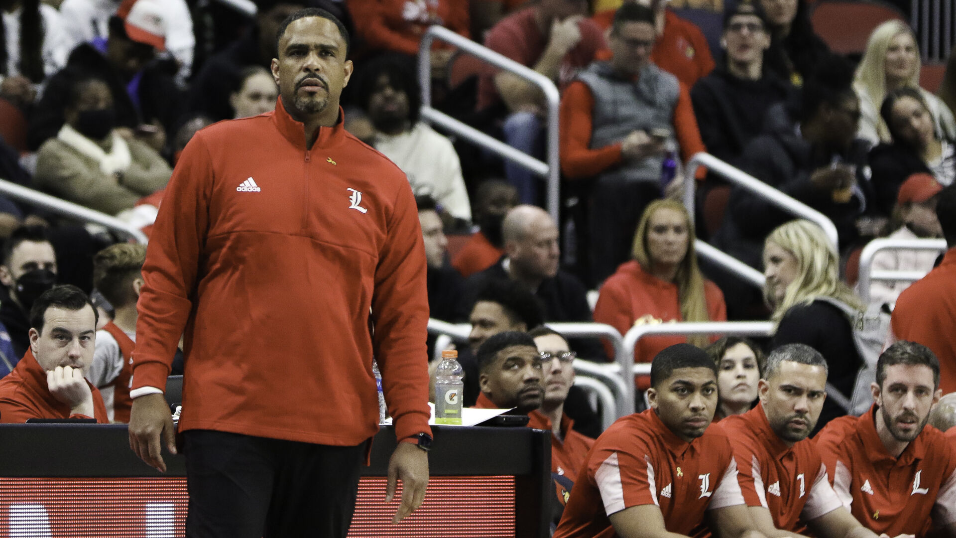How to Watch | Louisville tries to end losing streak Saturday against Clemson